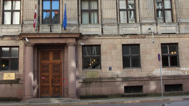 Ieeja Finanšu Ministrijas ēkā
